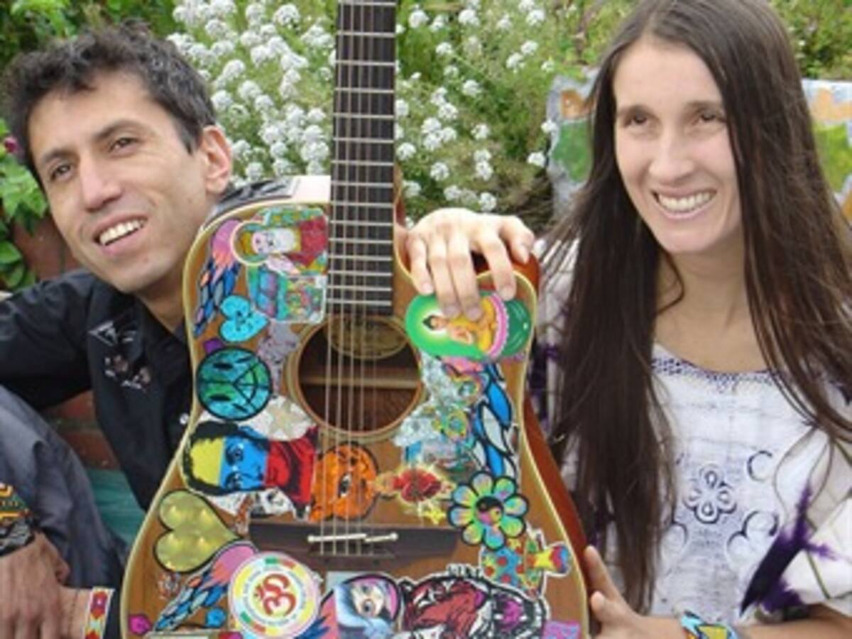 Aterciopelados se solidarizan con los mapuches en un recital en Santiago