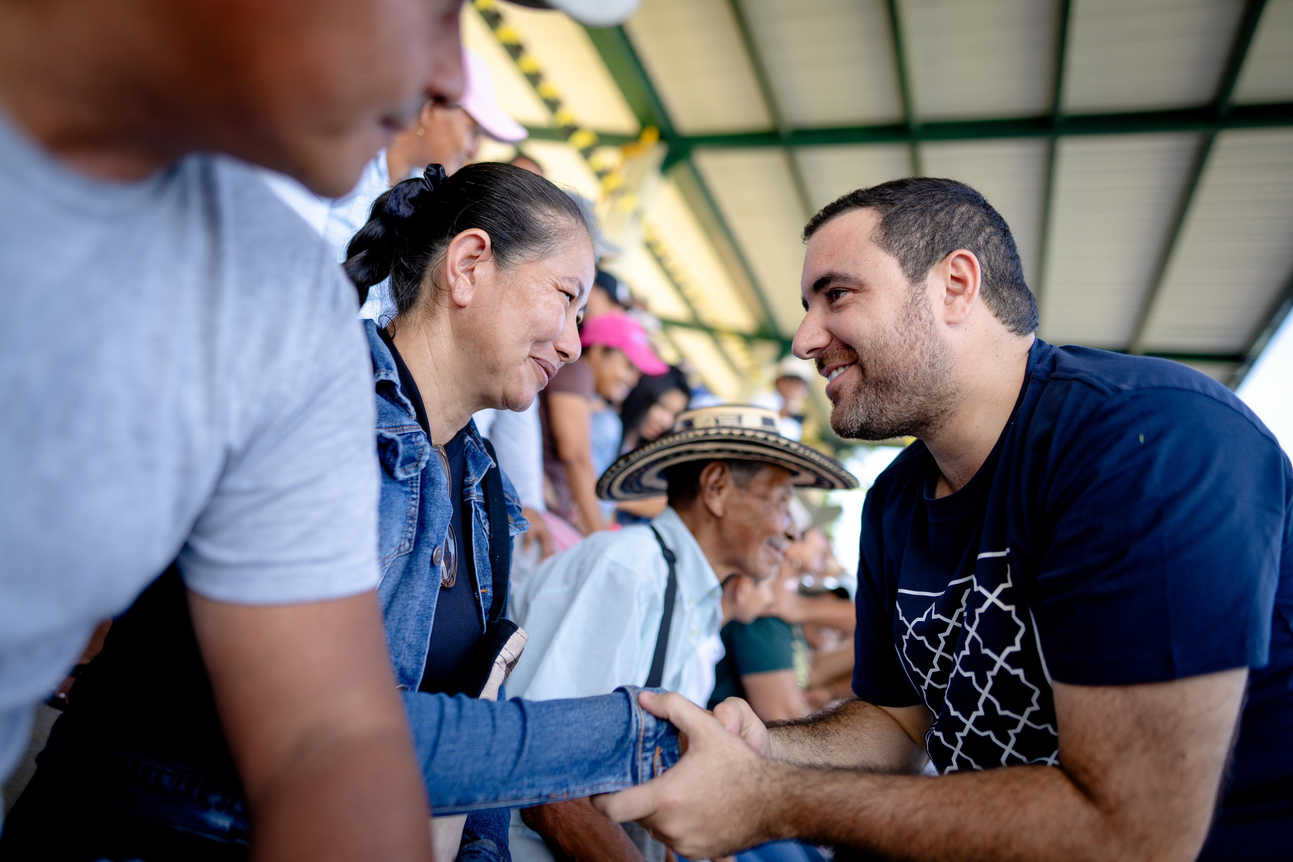 El gobernador de Bolívar Yamil Arana en San Pablo, sur de Bolívar