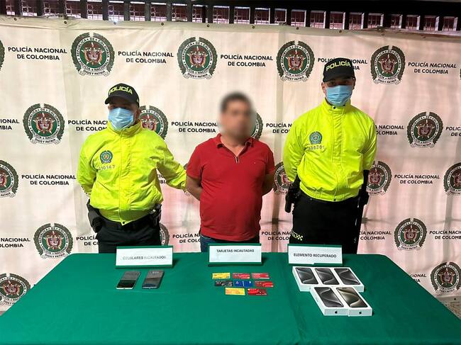 Captura a 2 hombres por hurto informático en el Valle de Aburrá.