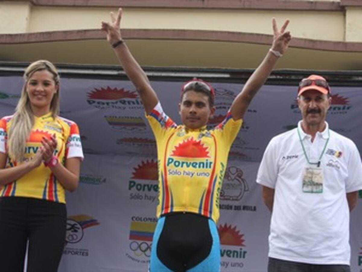 Jáder Betancur y Sérika Gulumá primeros líderes en Vuelta del Porvenir y Tour Femenino
