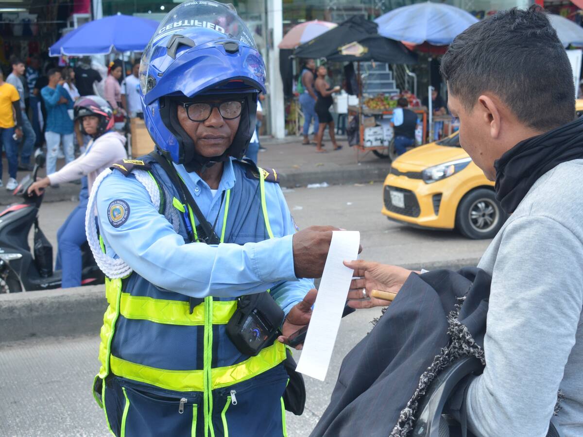 En Bazurto 25 motocicletas fueron inmovilizadas tras operativos en carril ‘solobus’