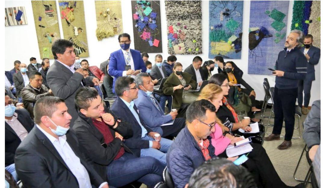 Gobernador y alcaldes de Boyacá en reunión con el DANE. 