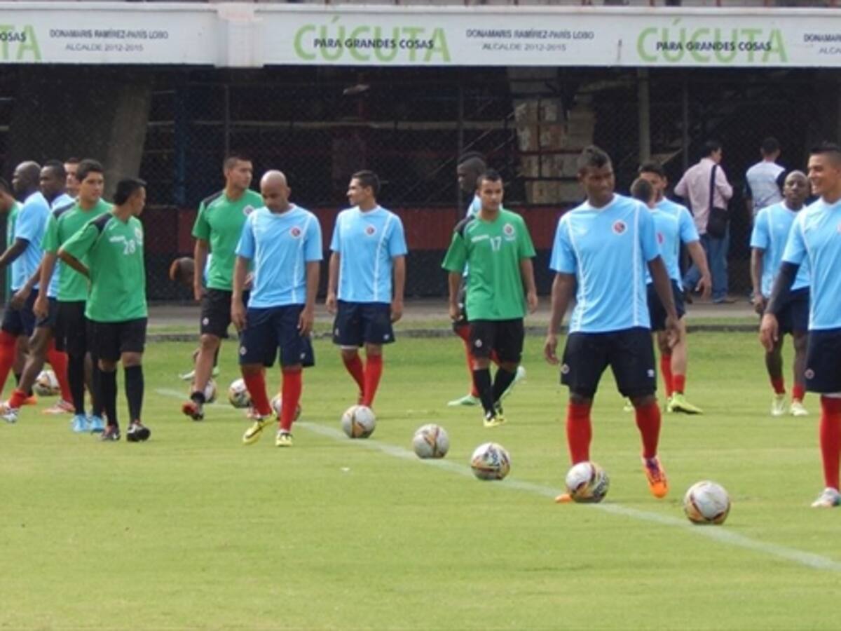 Edwin Móvil, la principal novedad del Cúcuta para enfrentar a Millonarios
