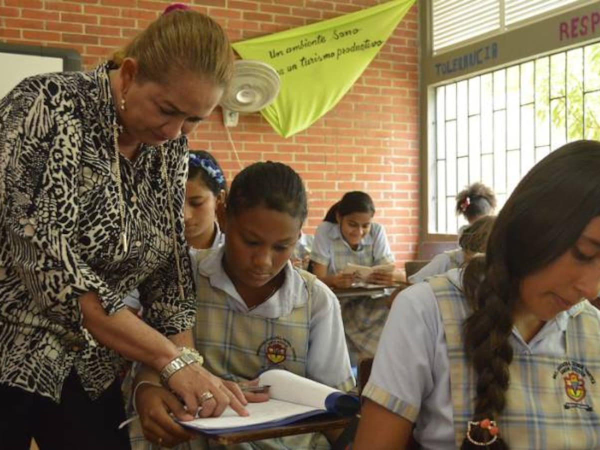 Distrito financiará posgrados para más de 700 docentes en Bogotá