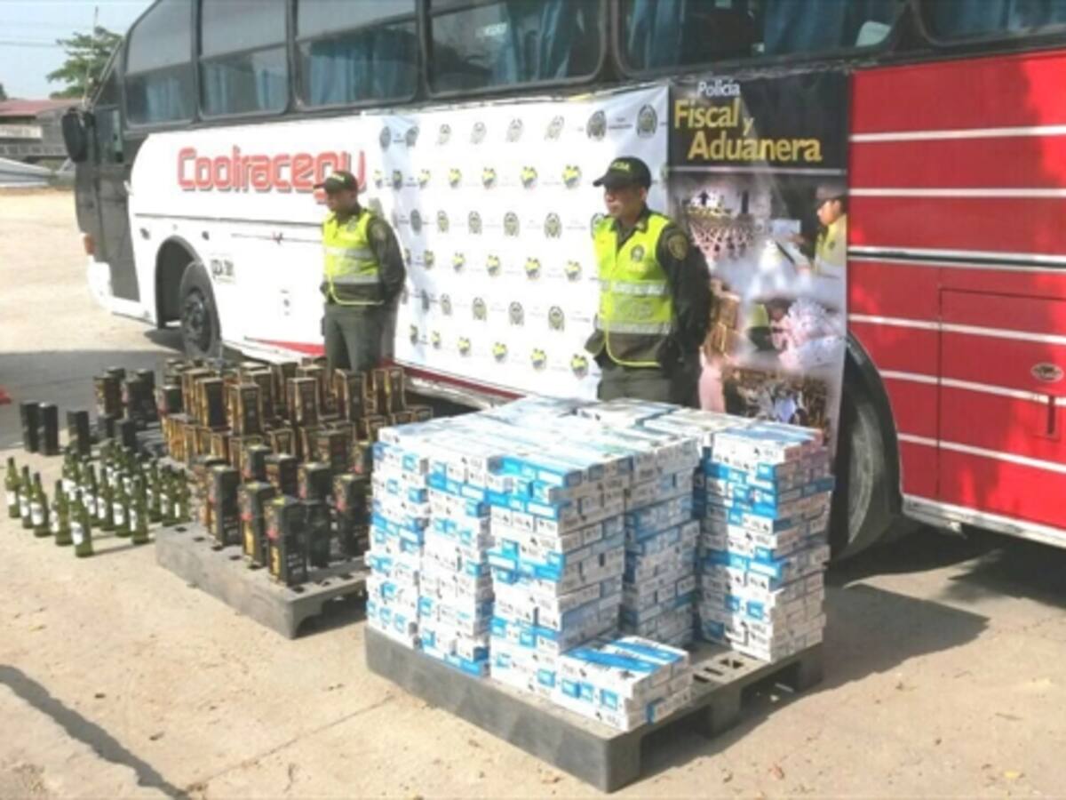 DIAN incauta mercancía en puente Laureano Gómez de Barranquilla