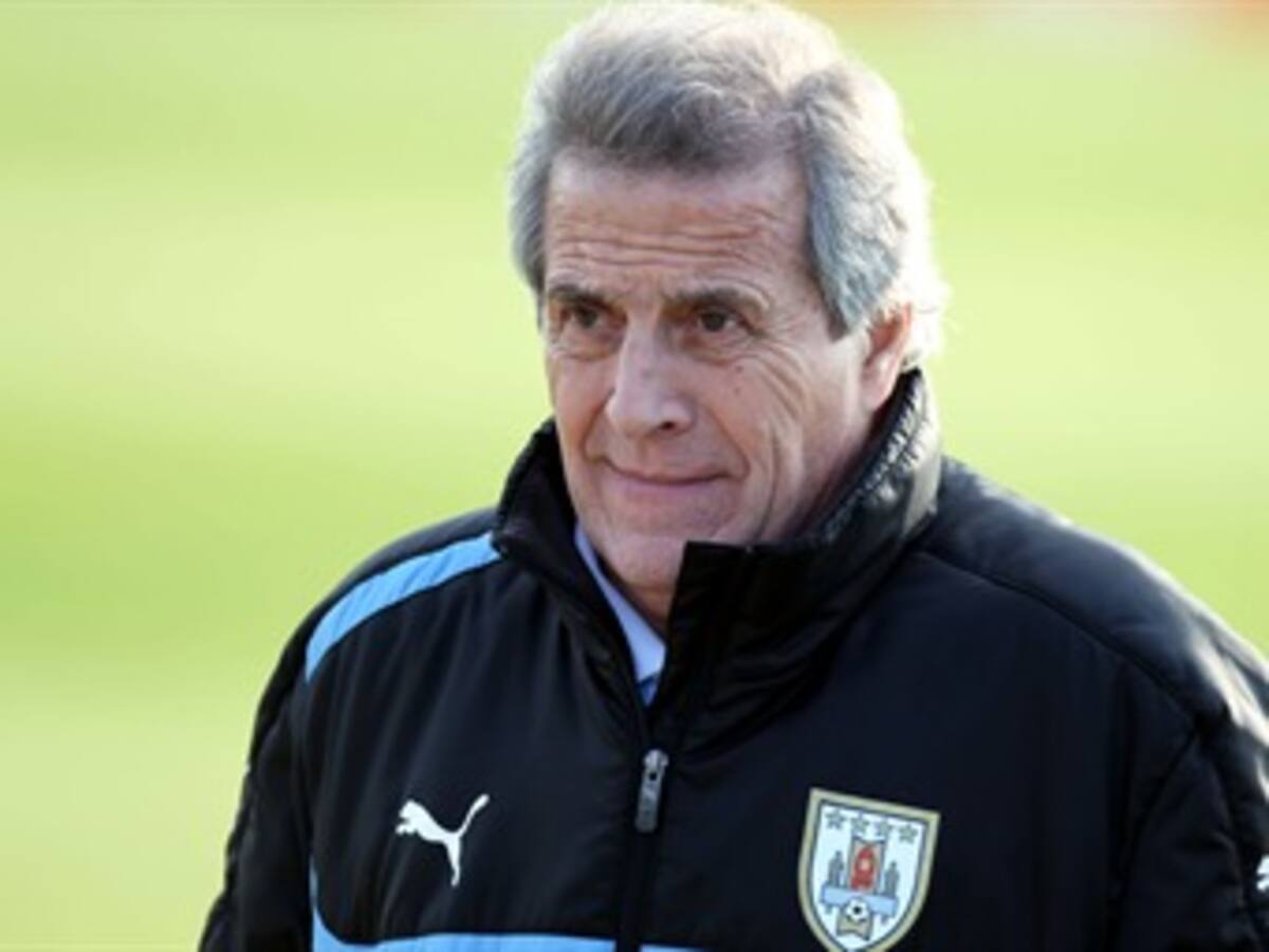 Tabárez dice que Perú está en mejor momento que las eliminatorias pasadas