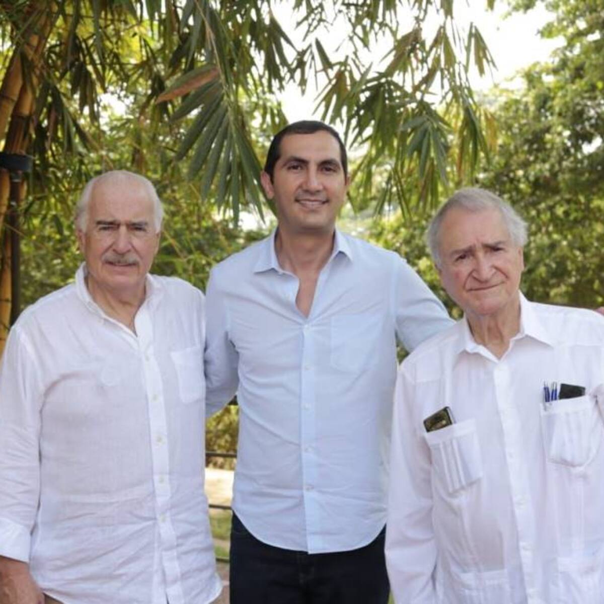 Pastrana y Yepes piden a bases conservadoras protestar por declaratoria de gobierno