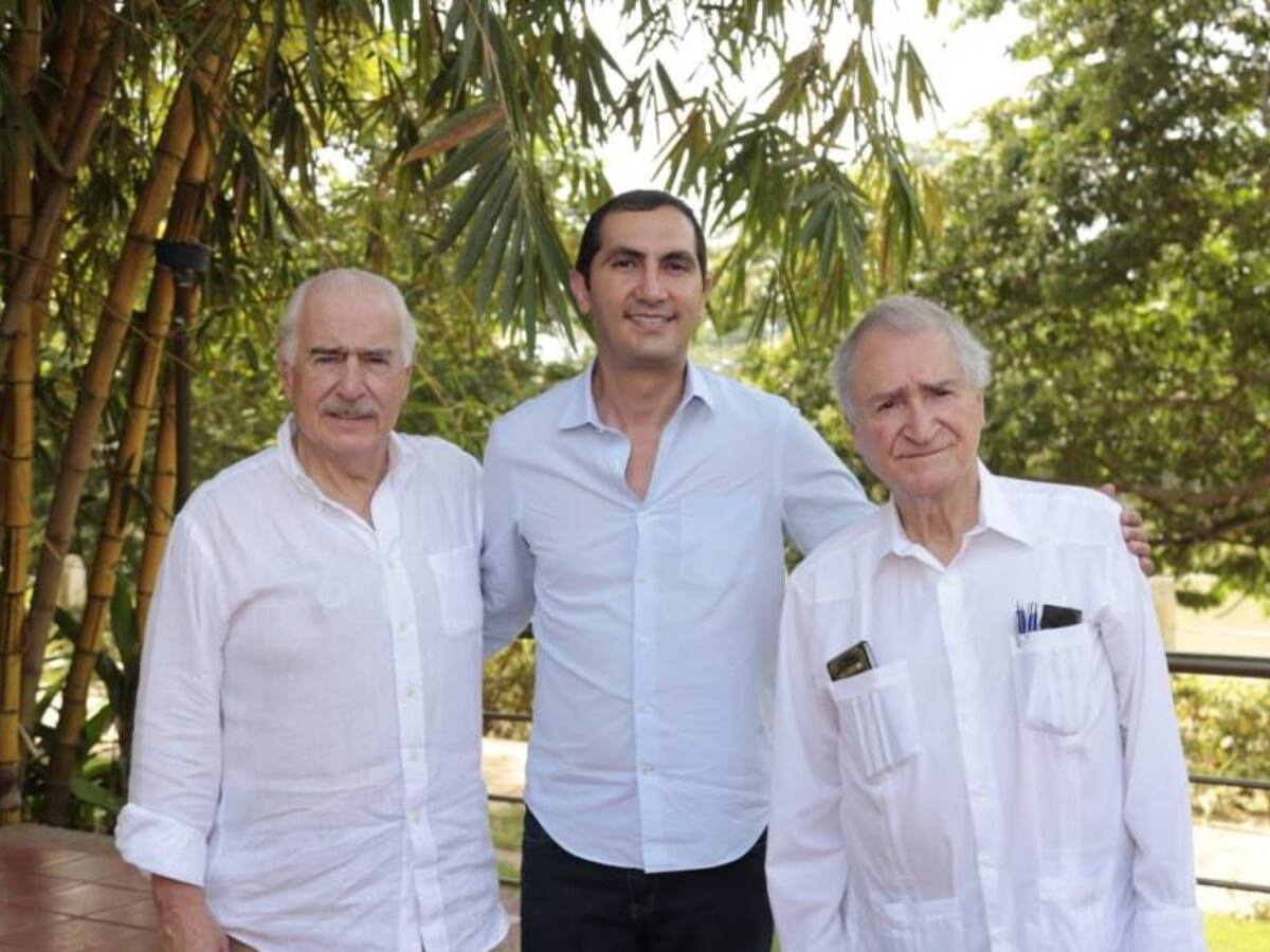 Pastrana y Yepes piden a bases conservadoras protestar por declaratoria de gobierno