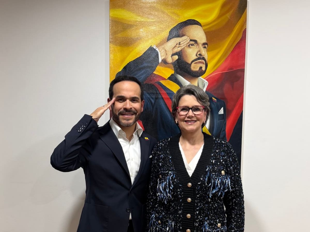 Presidente De la Espriella oficializó el nombramiento de Sandra Suárez como directora del DPS