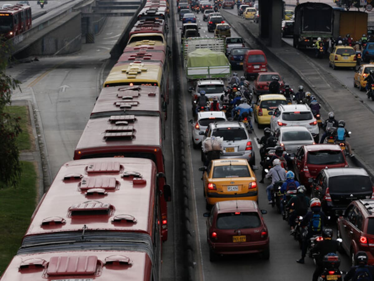 Vamos a hacer en 10 años las obras que no hicimos en 50: Claudia López