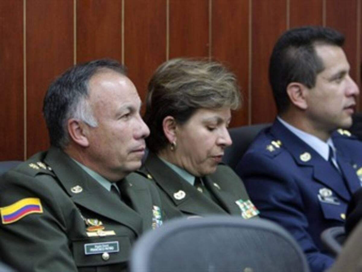 Padres de grafitero Diego Felipe Becerra piden suspender ascenso del general Patiño