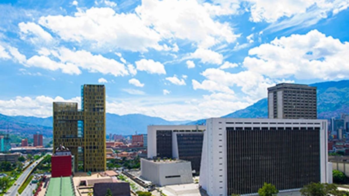 Funcionarios de alto nivel de Alcaldía Medellín renunciaron: unión a Petro