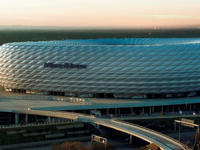 El Allianz Arena está ubicado en Munich, Alemania. Se considera el décimo estadio más grande del mundo.