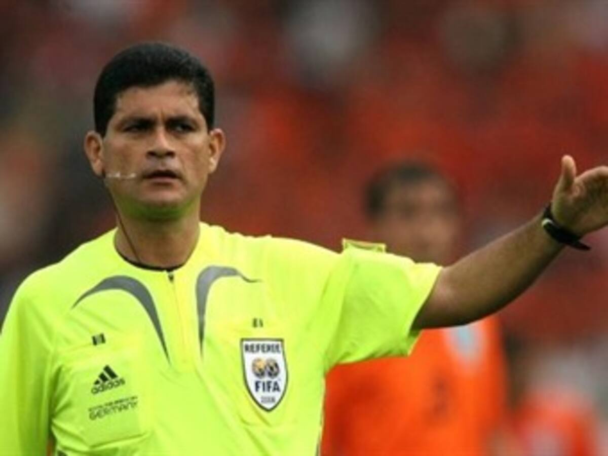 El árbitro colombiano Oscar Julián Ruiz pitará el juego de la final de la Copa Libertadores