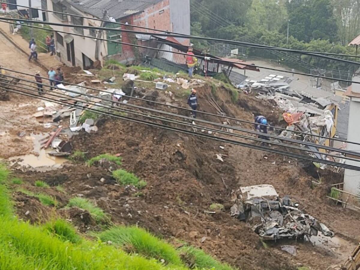 Alcaldía diseña estrategia para atender damnificados del barrio Centenario