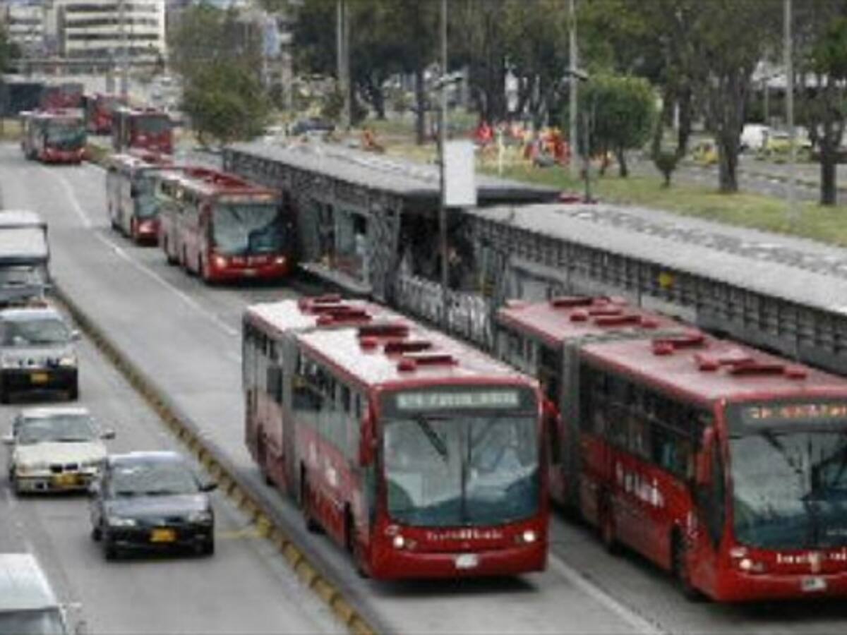 Pondrán multa a quien dañe puertas de Transmilenio