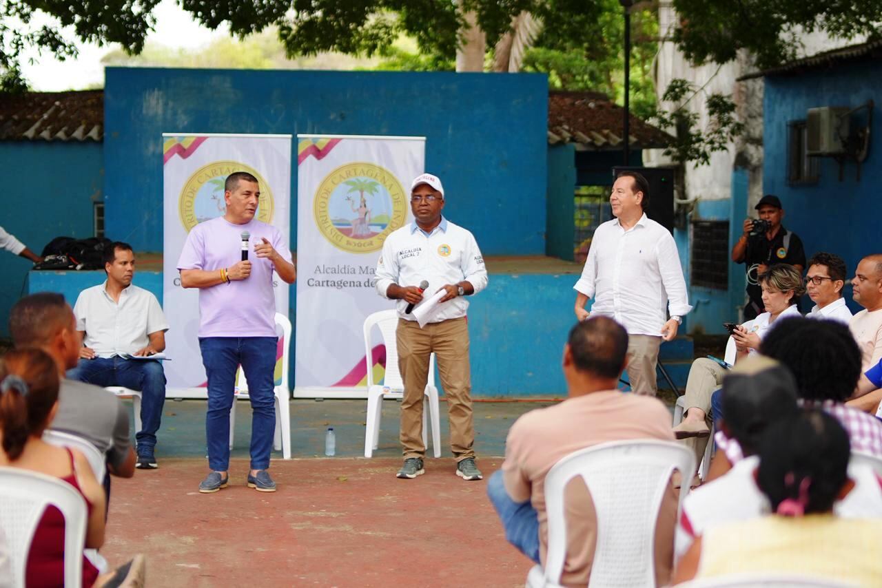 Alcalde Dumek Turbay anuncia agua potable para Manzanillo