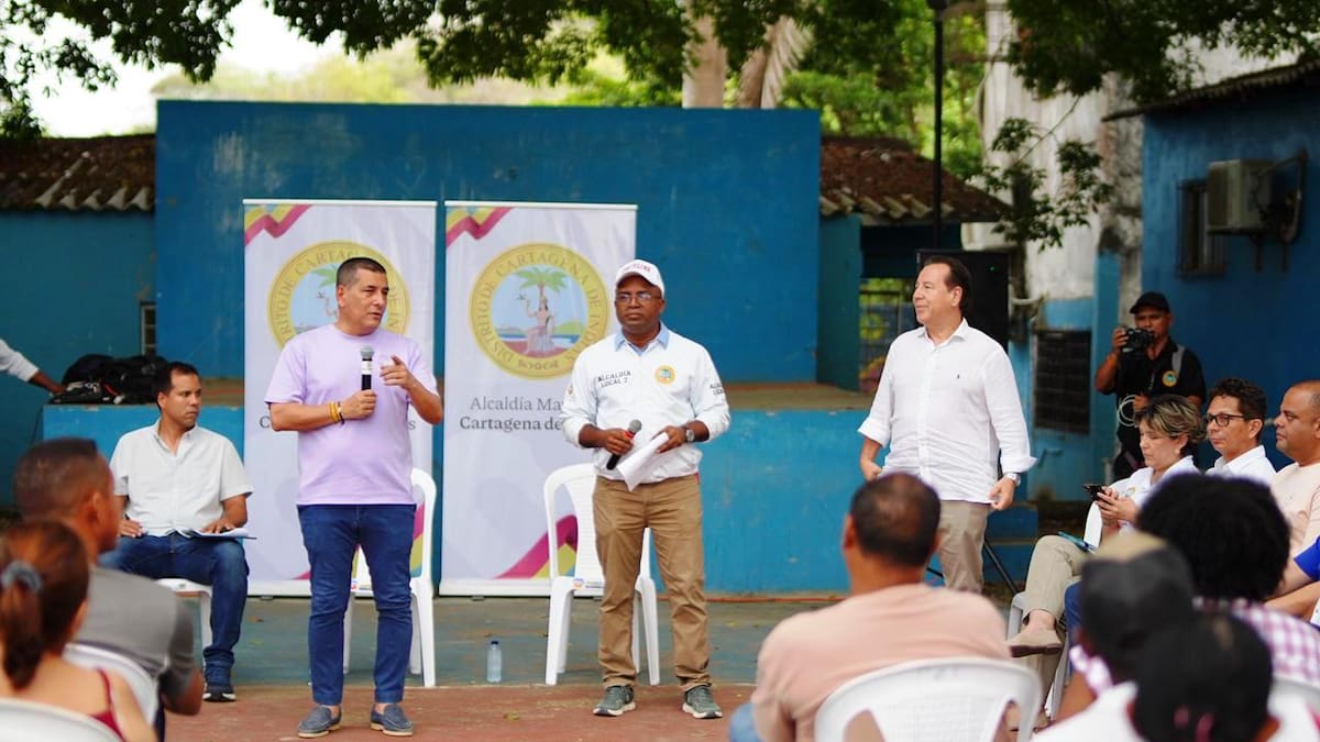 Alcalde Dumek Turbay anuncia agua potable para Manzanillo