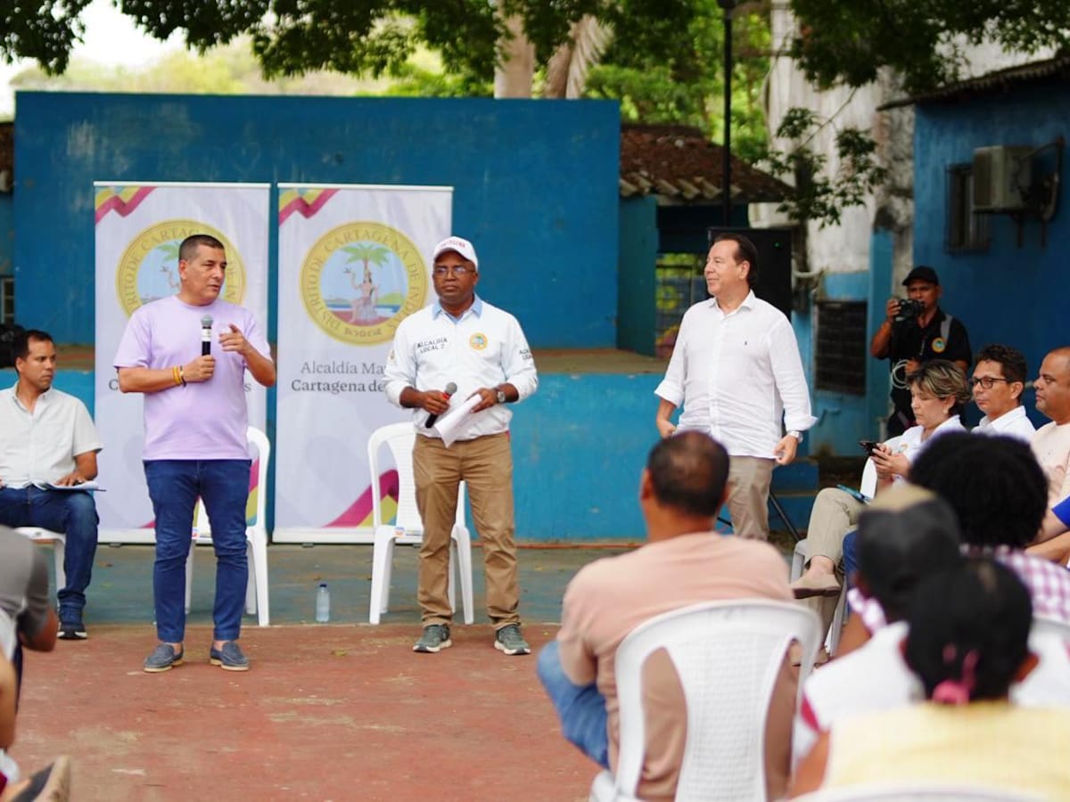 Alcalde Dumek Turbay anuncia agua potable para Manzanillo