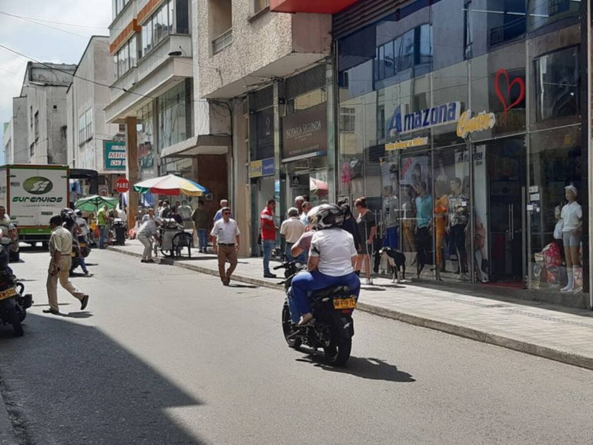 Motociclistas piden levantar restricción de parrillero en centro de Armenia