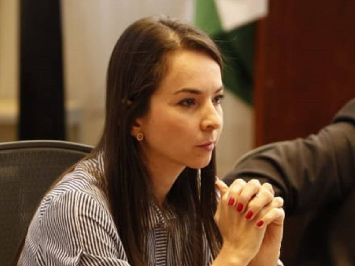 Con una reñida votación, el Concejo eligió la nueva contralora municipal