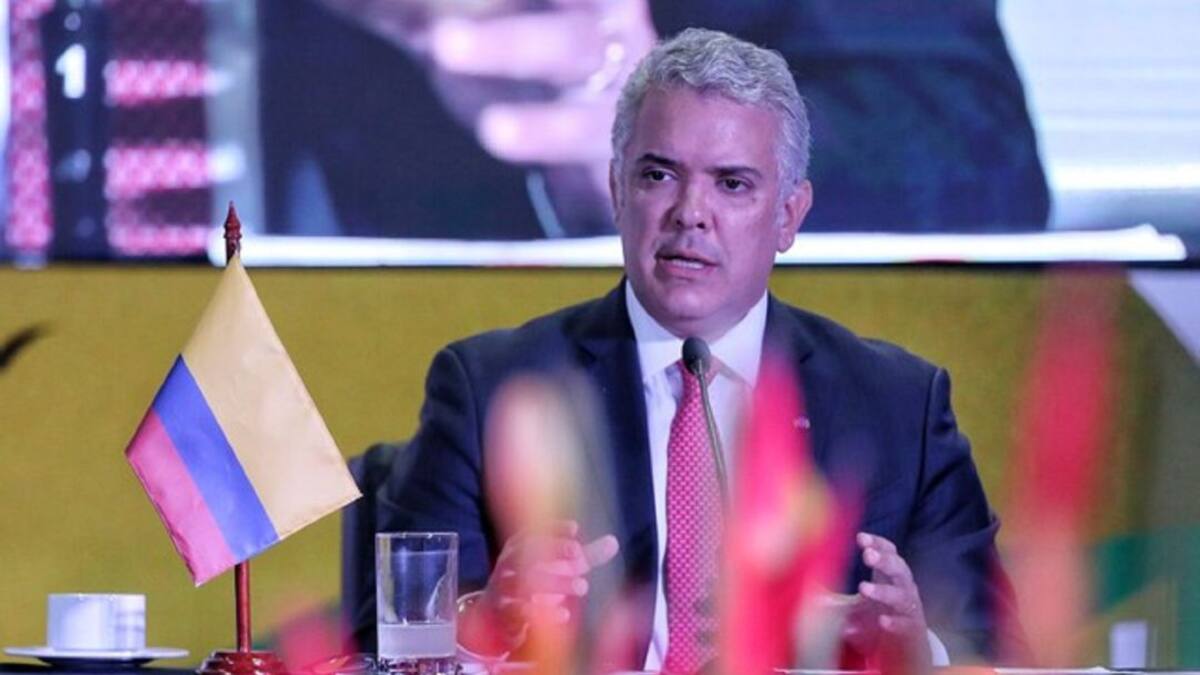 "Es de los grandes espacios radiales que acompaña a los colombianos": Duque
