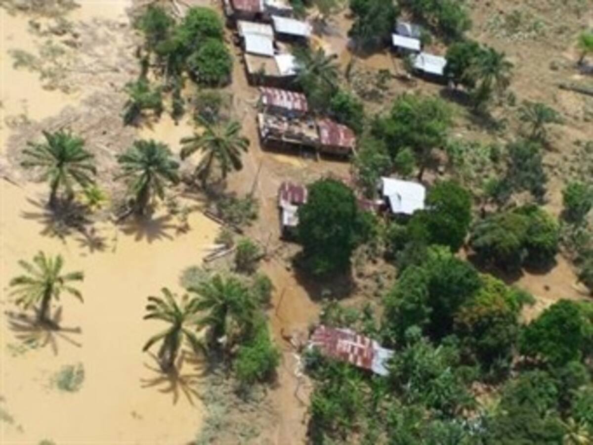 Gobierno entrega primer balance de desastre del río Mira