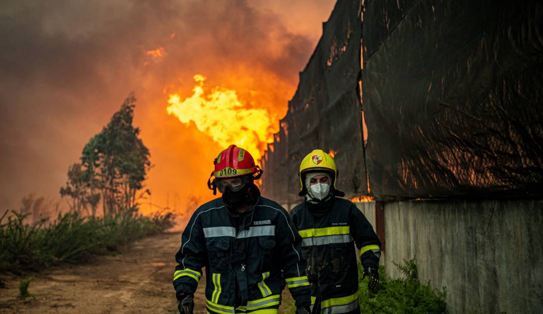 Atención de los incendios que vive Portugal en el centro del país.               Foto: Getty 