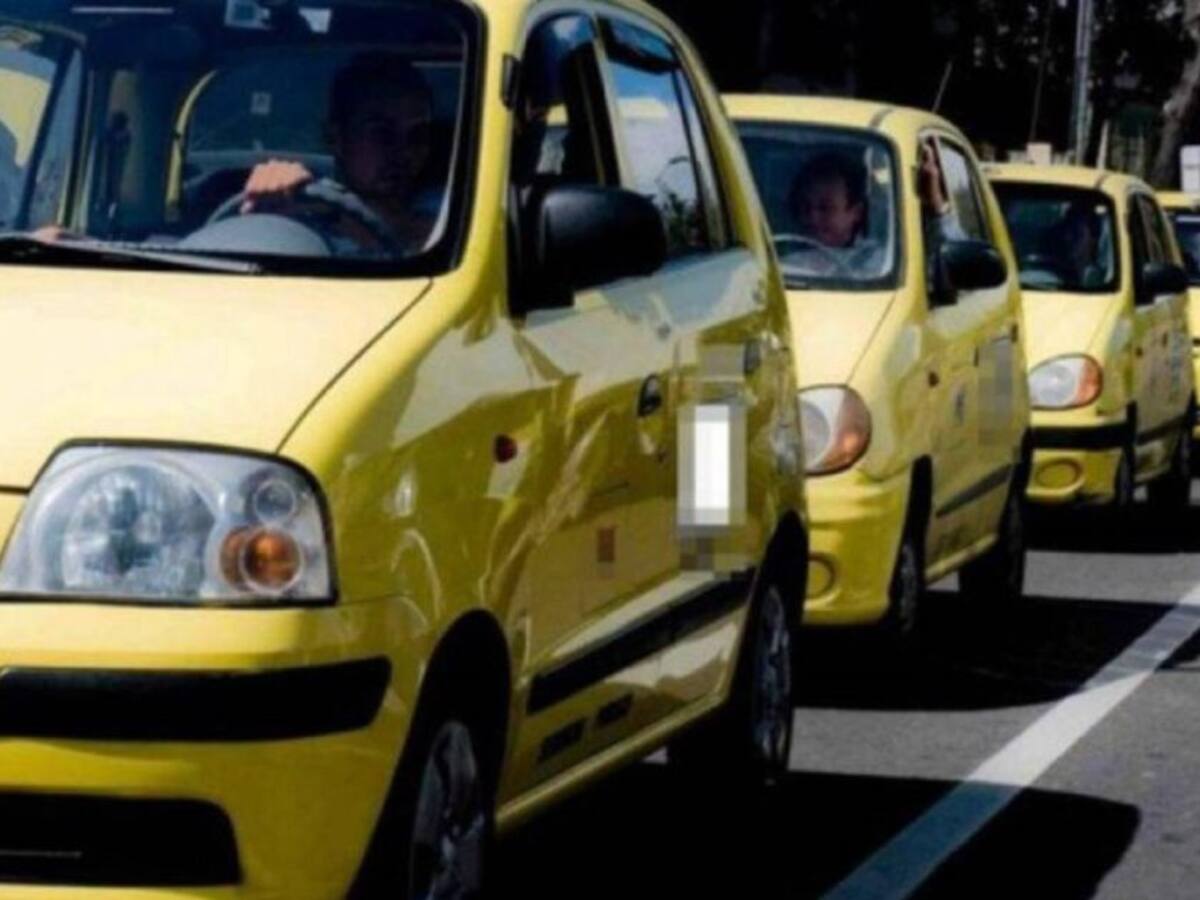 Gremios de taxistas de Barranquilla “preocupados” tras alza en combustible