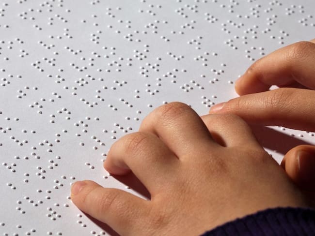 Tecnología y braille se unen en el nuevo calendario de la INCI