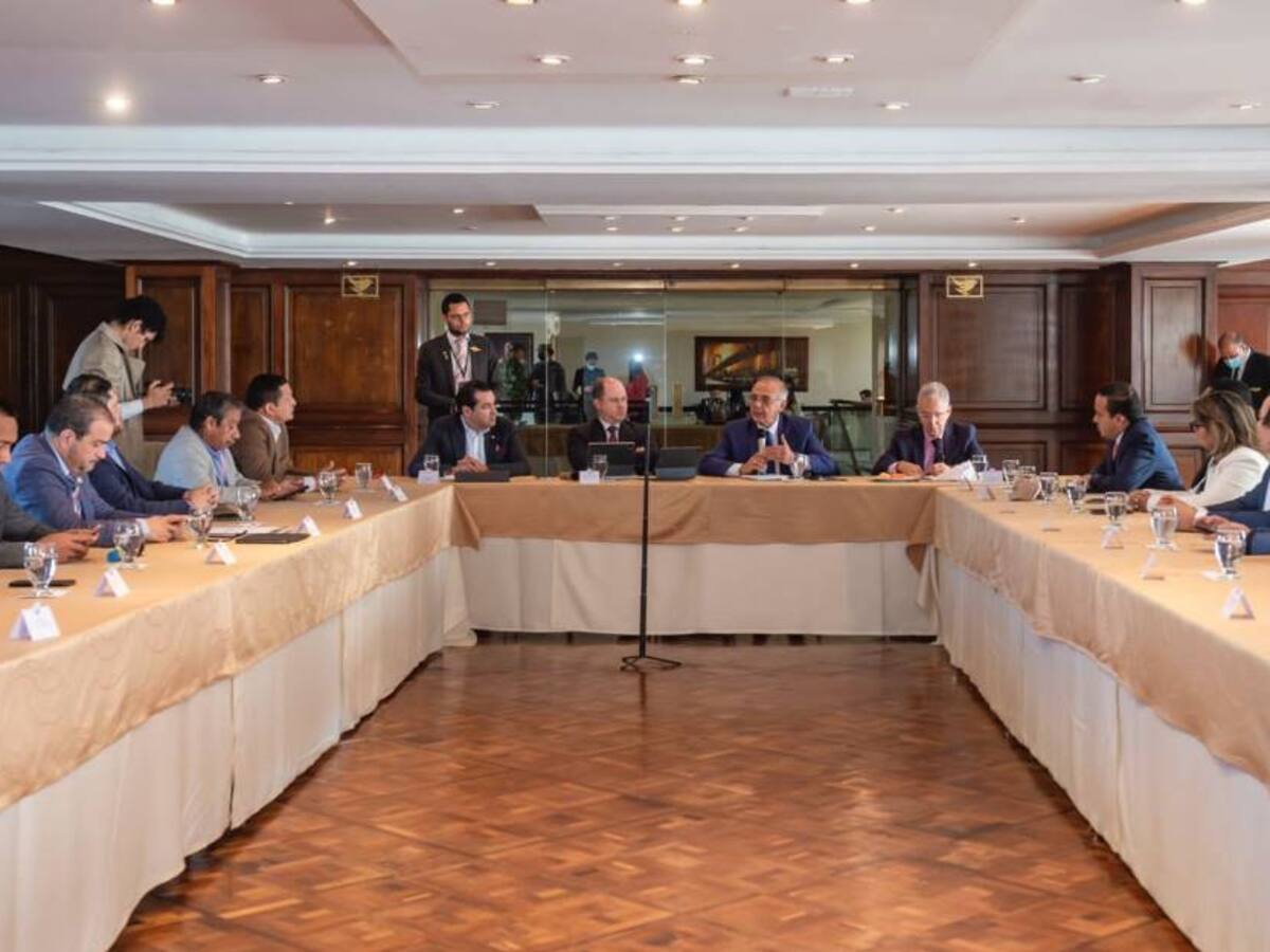 MinDefensa: Consejos de seguridad tendrán nueva perspectiva en las regiones