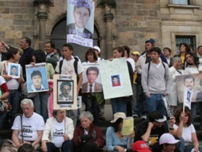Comenzó la reconciliación de la sociedad colombiana con las víctimas: Rafael Pardo