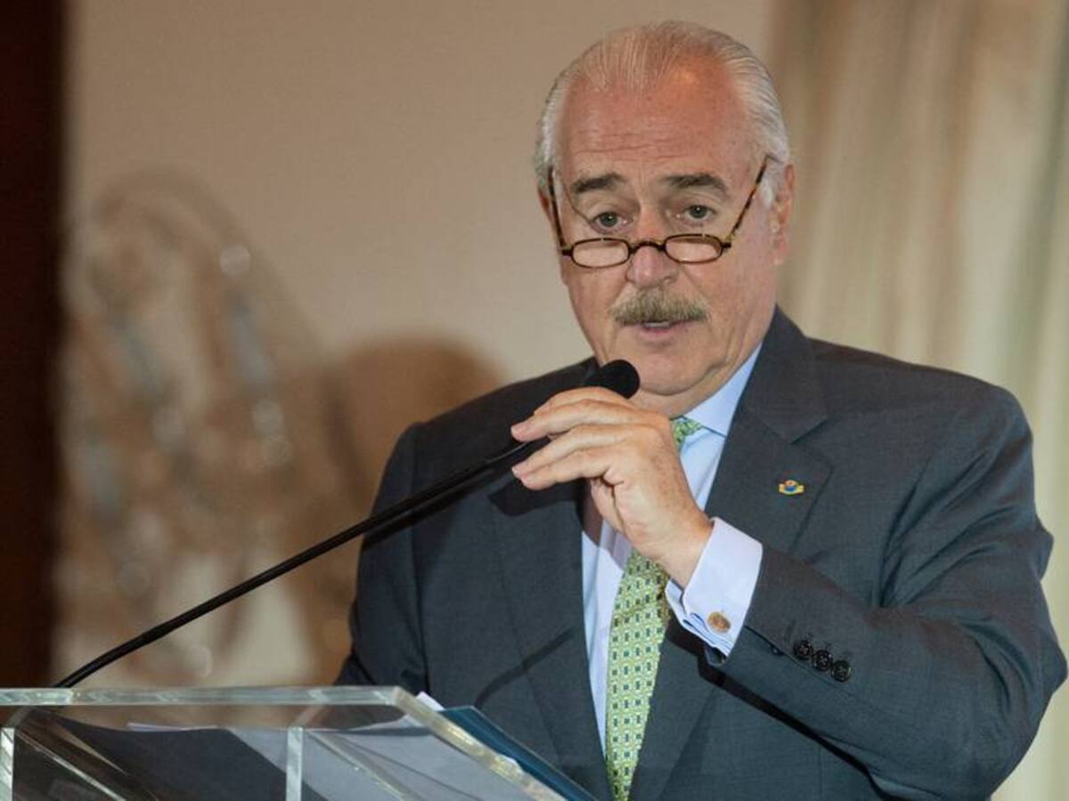 Pastrana denuncia que Cancillería retuvo su invitación a posesión de presidente de Panamá