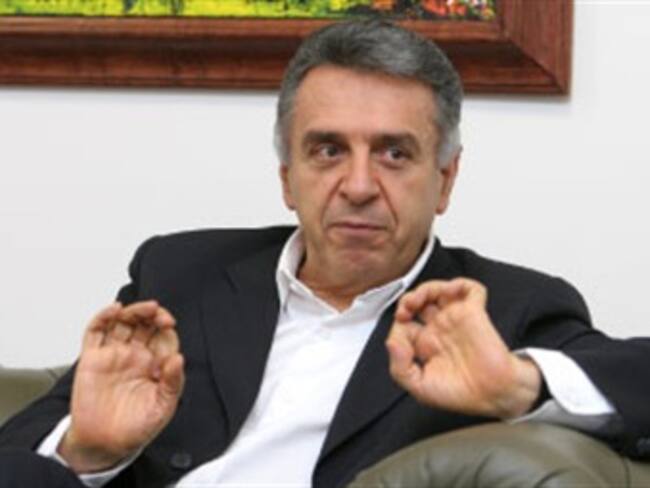 La Emergencia Social le está pasando cuenta de cobro a Uribe: Lucho Garzón