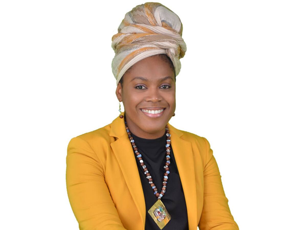 ENTREVISTA A MINISTRA AURORA