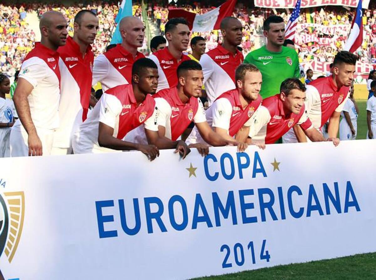 El encuentro de la Copa EuroAmericana resultó favorable al equipo del Principado, que con gol del búlgaro Dimitar Berbatov derrotó a Junior Metropolitano de Barranquilla.