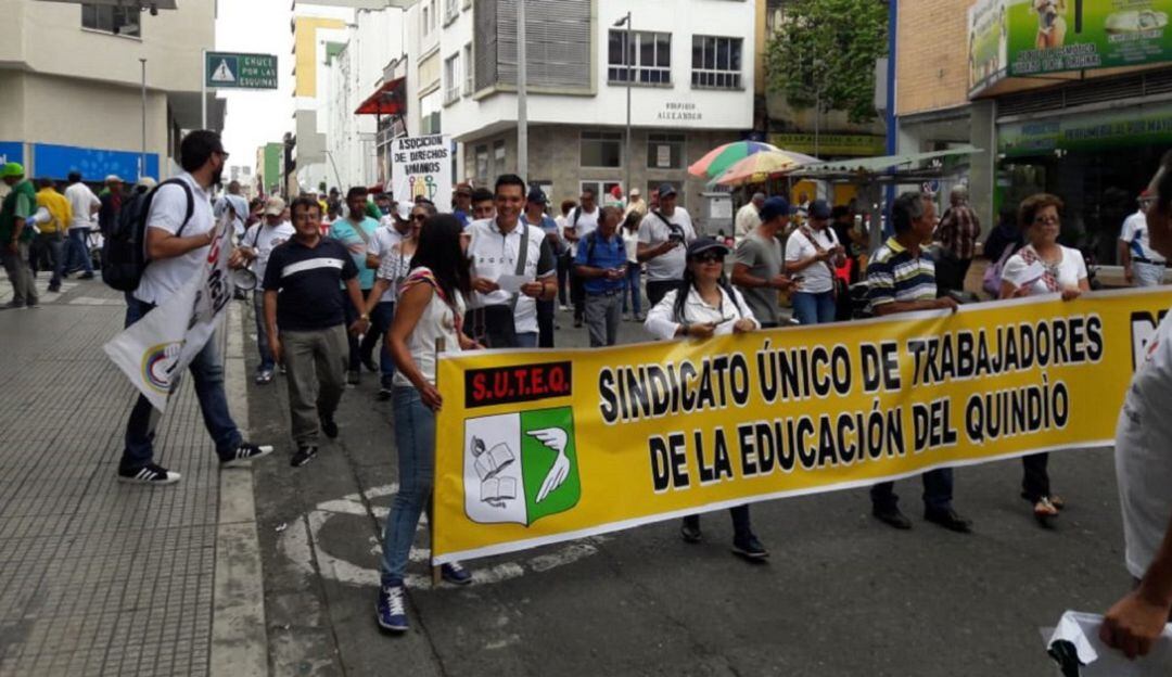 Marcha de educadores en Armenia