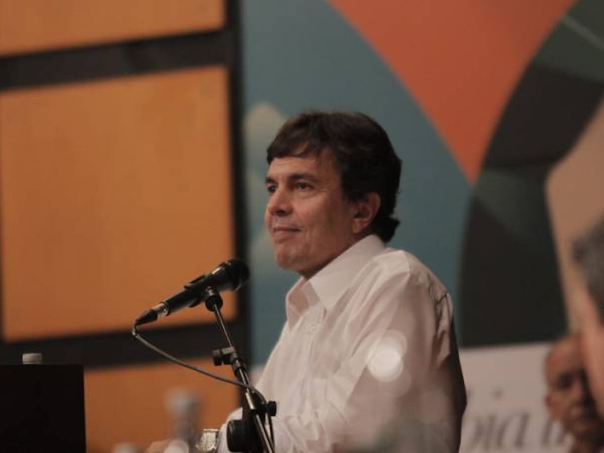 Cooperativas cafeteras una rueda suelta: Roberto Vélez