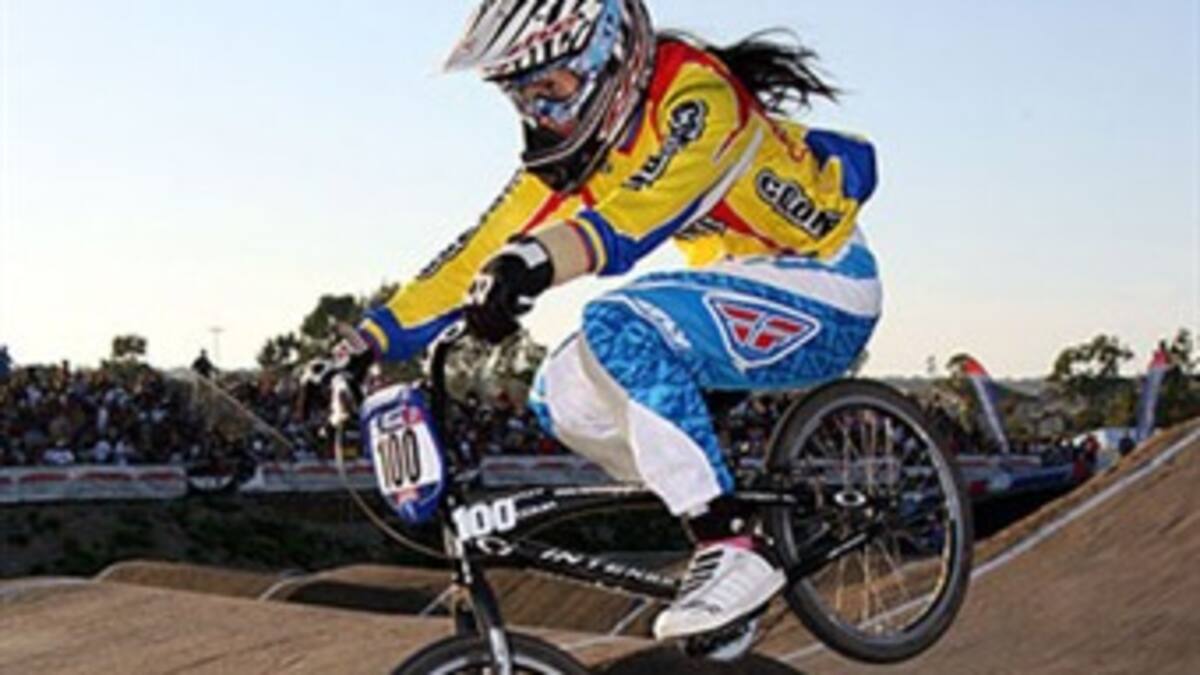 Colombiana Mariana Pajón gana oro en bicicross femenino