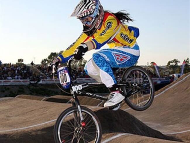 Colombiana Mariana Pajón gana oro en bicicross femenino