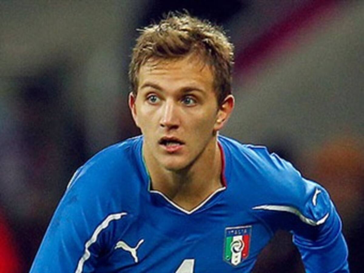 Domenico Criscito fue excluido de nómina de Italia para la Eurocopa