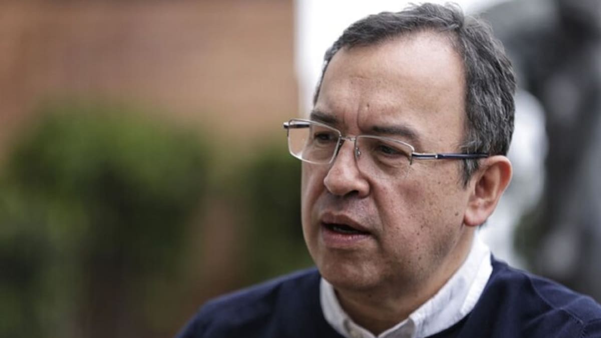 Gobierno cita reunión con partidos independientes y de oposición, por sus reformas