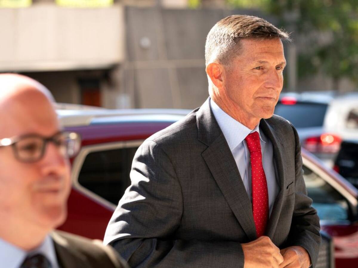 Fiscal de la trama rusa premia a Flynn por su colaboración y no pide cárcel