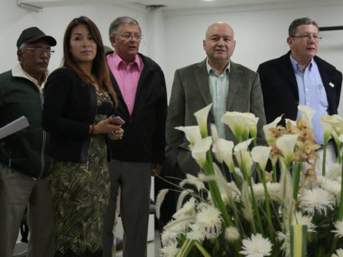 Farc piden a Santos seguir activo y defender la paz