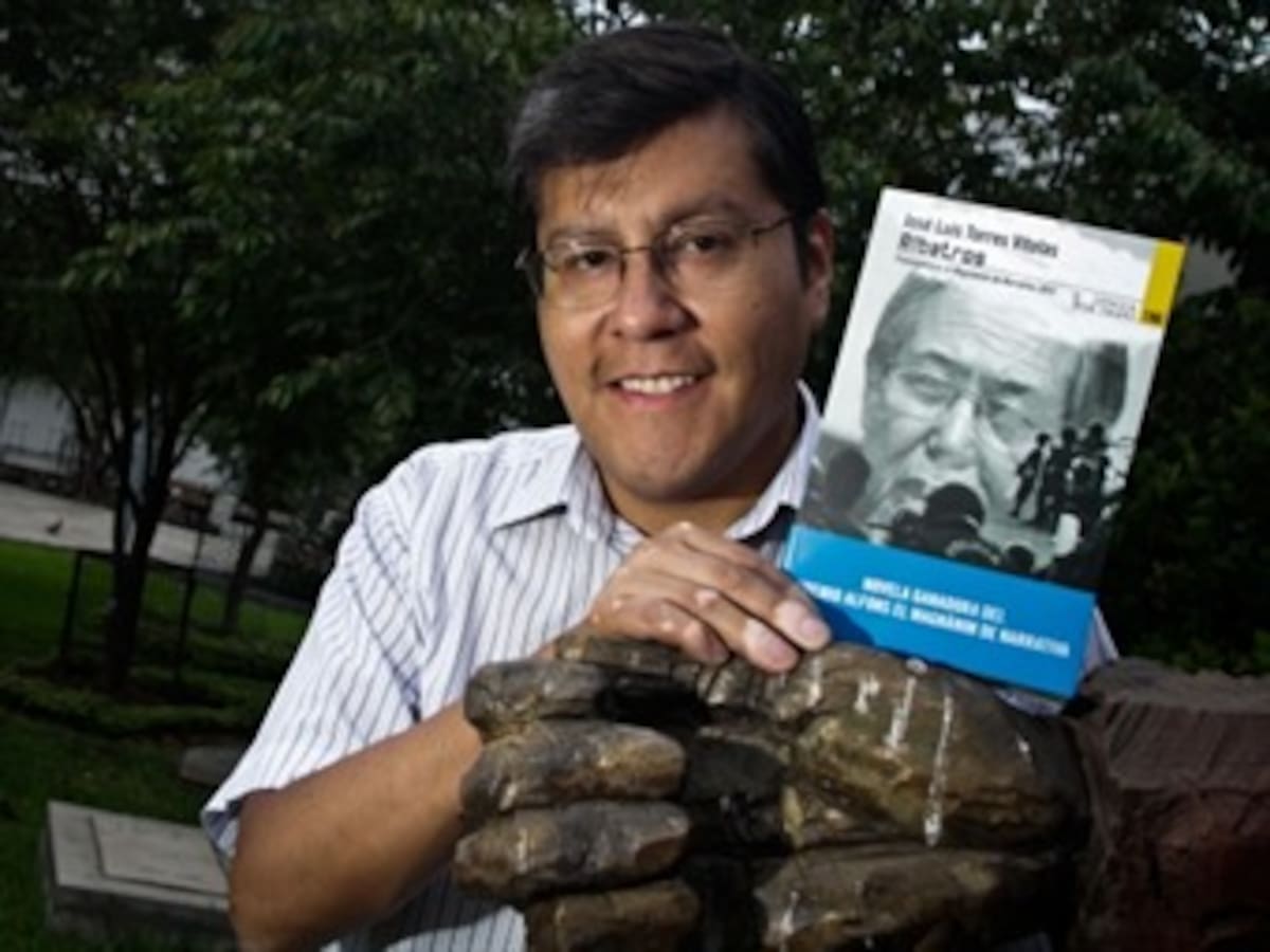 El peruano Torres Vitolas descubre las cloacas de Fujimori en "Albatros"
