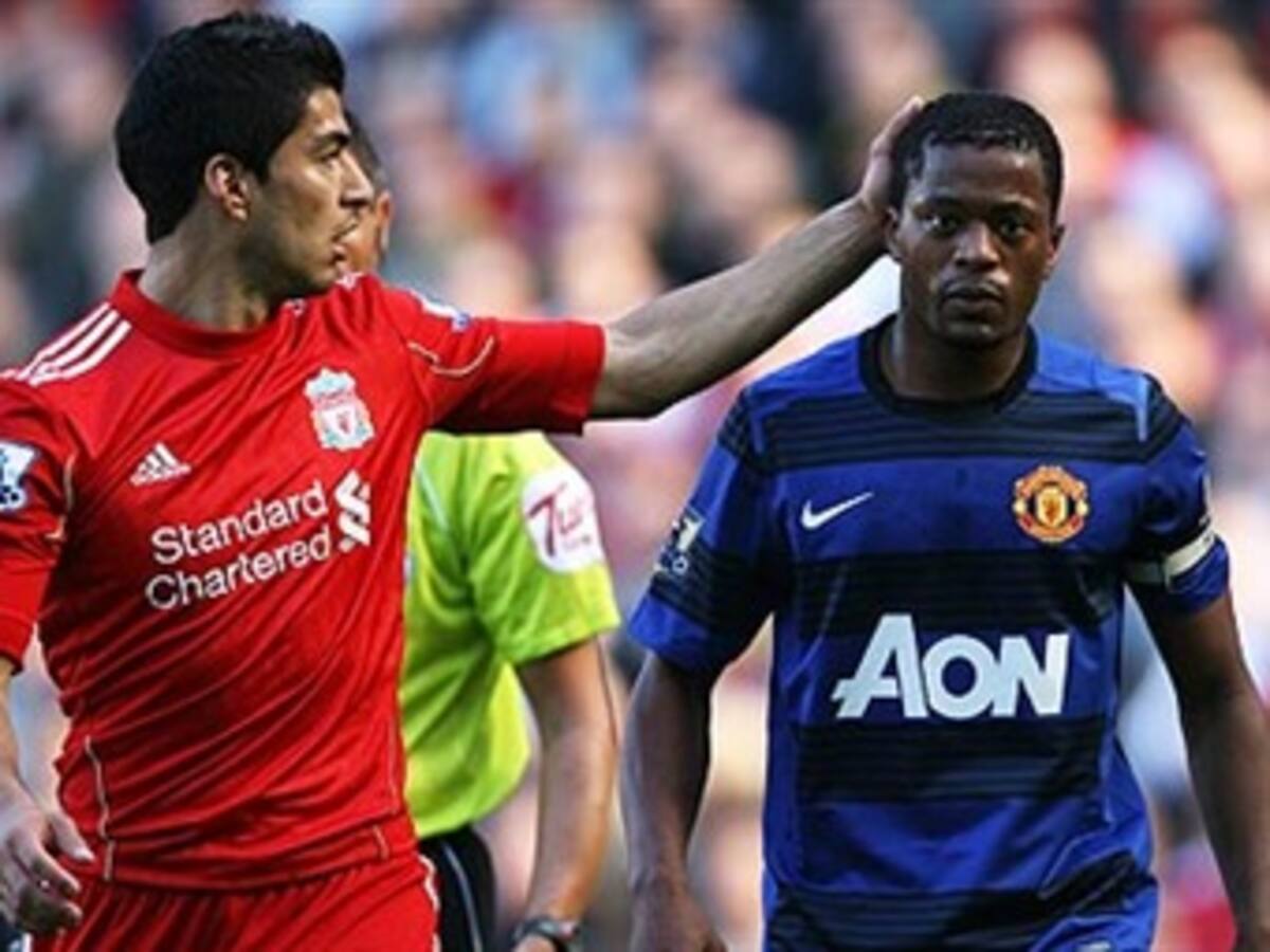 Luis Suárez se disculpa por negarle el saludo a Patrice Evra
