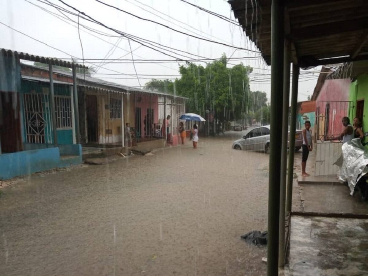 Viviendas inundadas cerca de obras complementarias del Puente Pumarejo
