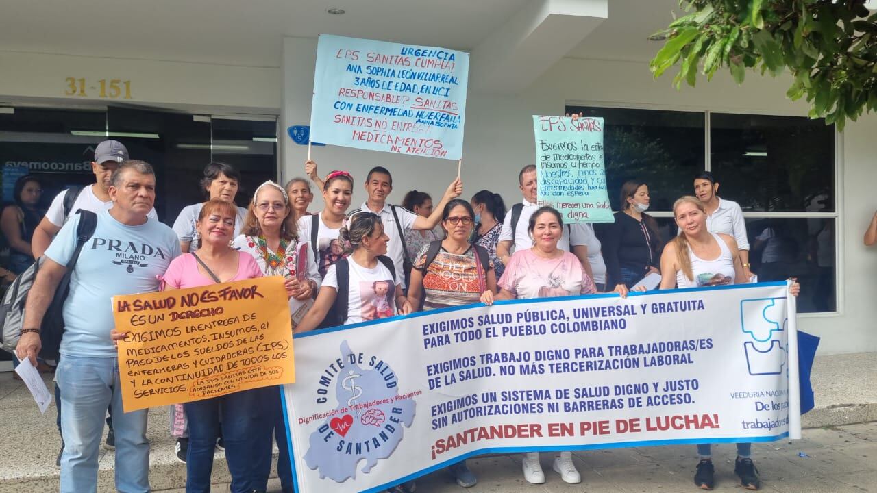 Siguen las protestas de las madres de niños con enfermedades huérfanas