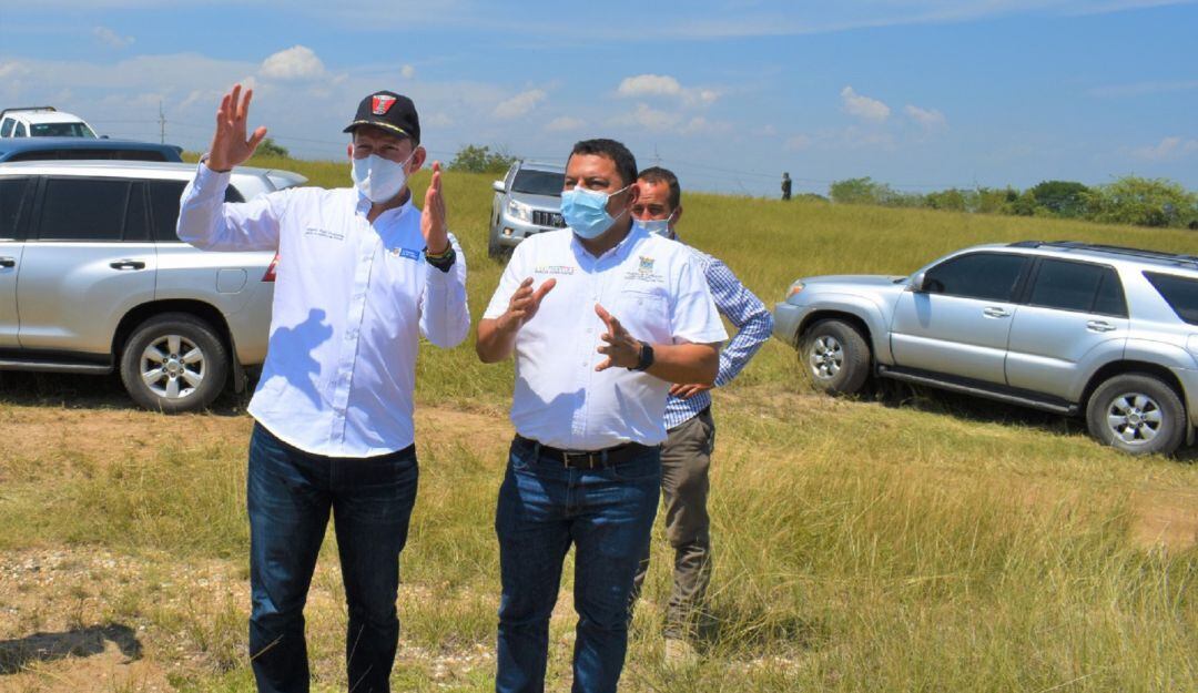 El ministro de Justicia, Wilson Ruiz se reunió con Cristhian Andrés Barragán, alcalde de Purificación. 