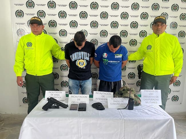 Las personas capturadas estarían presuntamente vinculadas a delitos . Foto policía Huila.